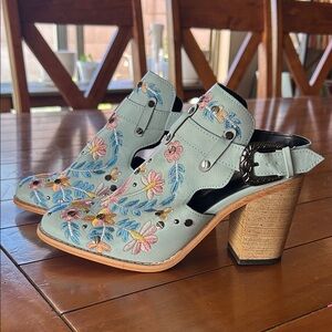 Embroidered Floral Block Heel Slingback - Light Blue Women’s Shoes